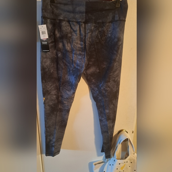 NWT NFL Washington Commanders Team Apparel Tie Dye Sleepwear Leggings - Picture 6 of 6